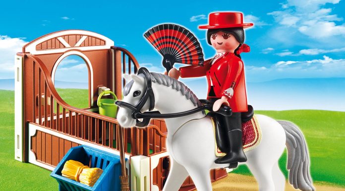 Playmobil Andaluz con remolque para caballos blanco y marrón – 5521 2014 – El Mundo Click 5521