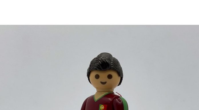 Playmobil 30796064-bel-fra Portuguese football player – Novedad 2 playmobil 30796064 bel fra portuguese football player