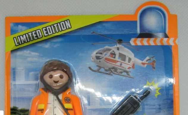 Playmobil 30796124-ger Emergency Doctor with radio, stethoscope a playmobil 30796124 ger emergency doctor with radio stethoscope and case