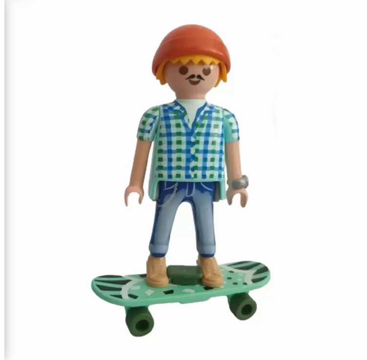playmobil 70148v2 skateboarder playmobil 70148v2 skateboarder