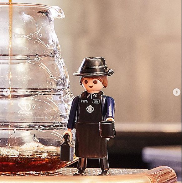 playmobil 70496 kor jun starbucks barista playmobil 70496 kor jun starbucks barista