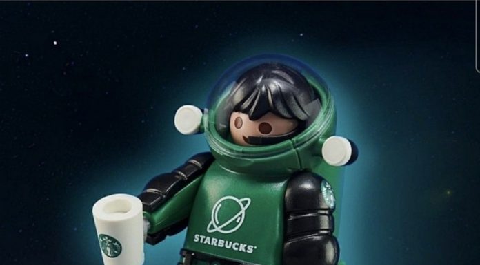 playmobil 70526 kor leo astronaut starbucks