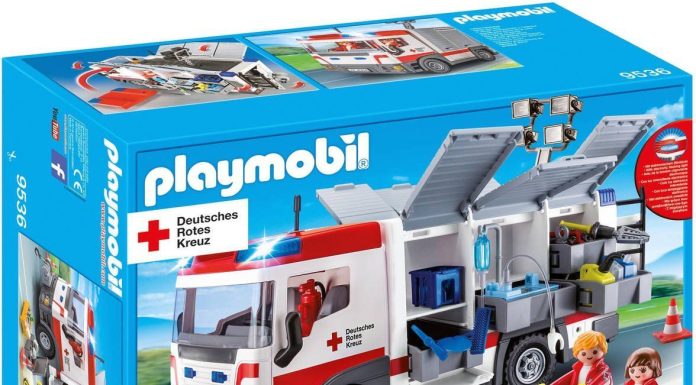 Playmobil 9536 German Red Cross equipment vehicle playmobil Playmobil 9536