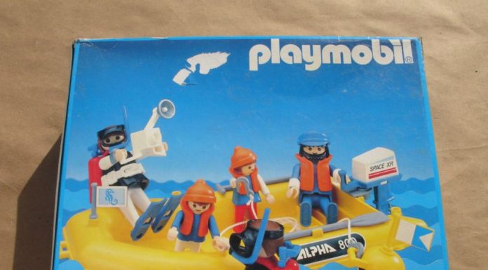 Playmobil Antex 3479 – Scuba Divers And Yellow Raft Playmobil Antex 3479 Scuba Divers And Yellow Raft