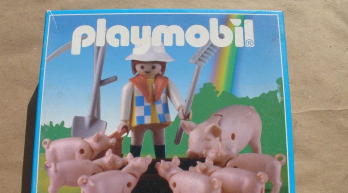 Playmobil Antex 3566 – Farmer Feeding Pigs Playmobil Antex 3566 Farmer Feeding Pigs