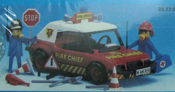 Playmobil Brasil Trol 23.77.5 – Fire chief car Playmobil Brasil Trol 23.77.5 – Fire chief car