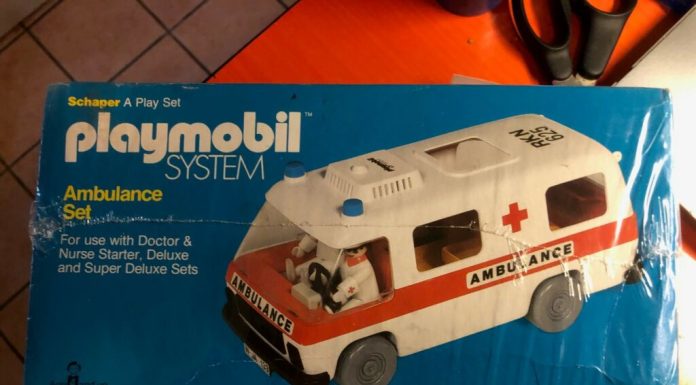 Playmobil USA Schaper 057 Ambulance Set