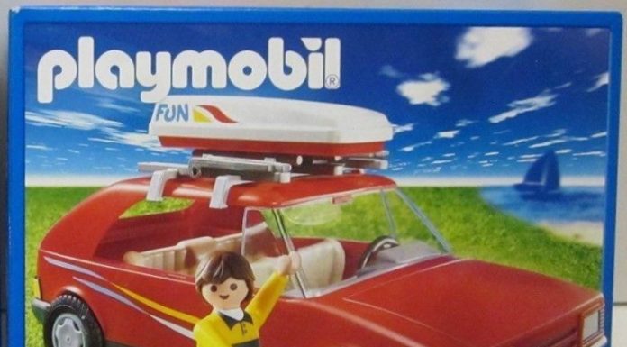 Playmobil USA Playmobil 3237 – Red Family Car Playmobil USA Playmobil 3237 Red Family Car