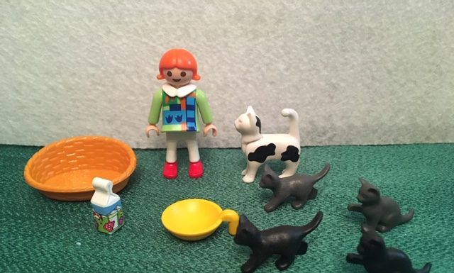 Playmobil USA Playmobil 3336 Cat Feeding Time