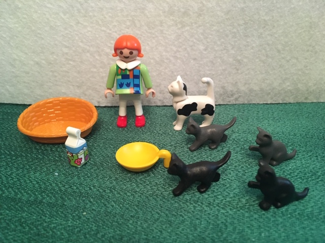 Playmobil Hadas Playmobil: Todas las Referencias del Reino de las Hadas 129 Playmobil USA Playmobil 3336 – Cat Feeding Time