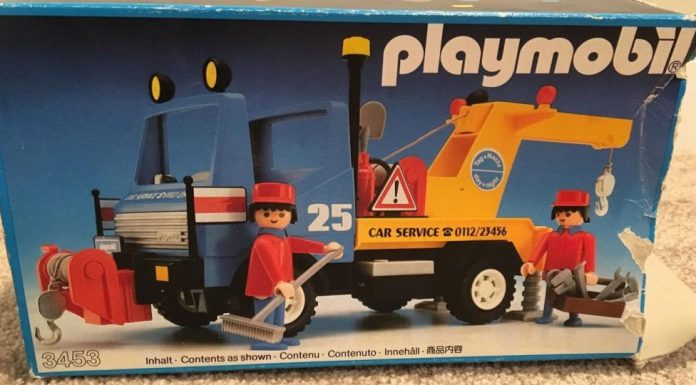 Playmobil USA Playmobil 3453 – Blue/Yellow Tow Truck Playmobil USA Playmobil 3453 Blue/Yellow Tow Truck