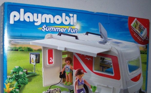 Playmobil USA Playmobil 5434 – Family Caravan Playmobil USA Playmobil 5434 Family Caravan