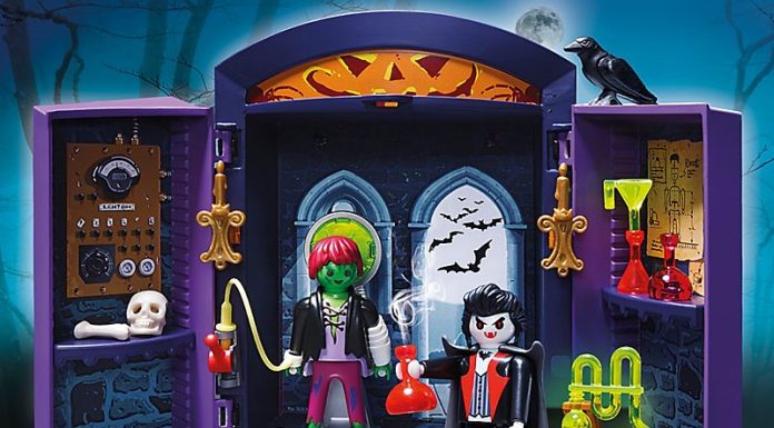 Playmobil USA Playmobil 5638 Play Box Haunted House