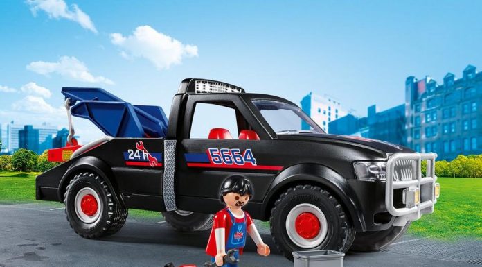 Playmobil USA Playmobil 5664 – Tow Truck Playmobil USA Playmobil 5664 Tow Truck