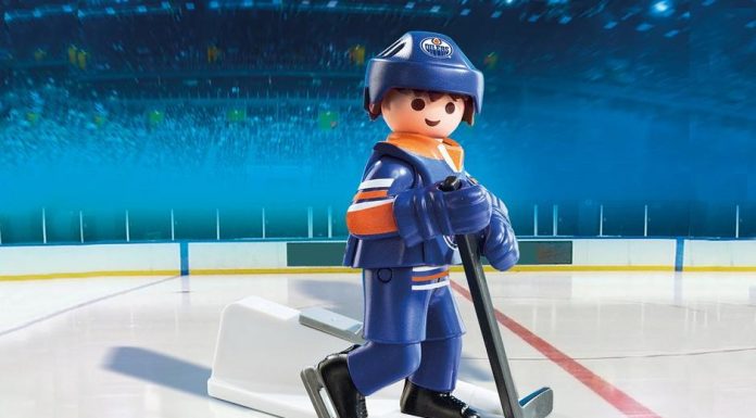 Playmobil USA Playmobil 9023 NHL® Edmonton Oilers® Player