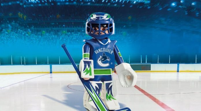 Playmobil USA Playmobil 9026 NHL® Vancouver Canucks® Goalie