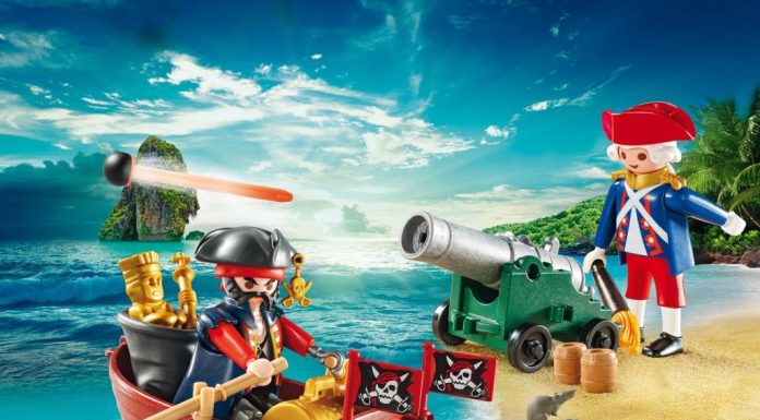 Playmobil USA Playmobil 9102 – Pirate Raider Carry Case Playmobil USA Playmobil 9102 Pirate Raider Carry Case