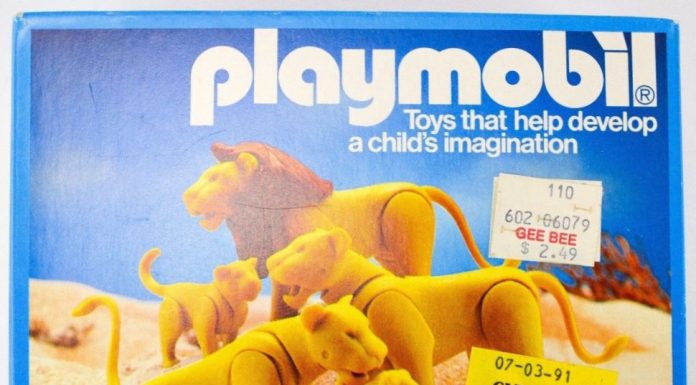 Playmobil USA Mattel 9763 – Lions family Playmobil USA Mattel 9763 Lions family