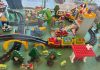 Diorama Playmobil 1.2.3 en la urna del Hospital Materno Infantil Vall d Hebron de Barcelona