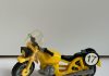 Playmobil de las galletas Meiji: las figuras de regalo de Japón en los años 80 Figura Playmobil de las galletas Meiji (Japón, años 80): moto amarilla 17
