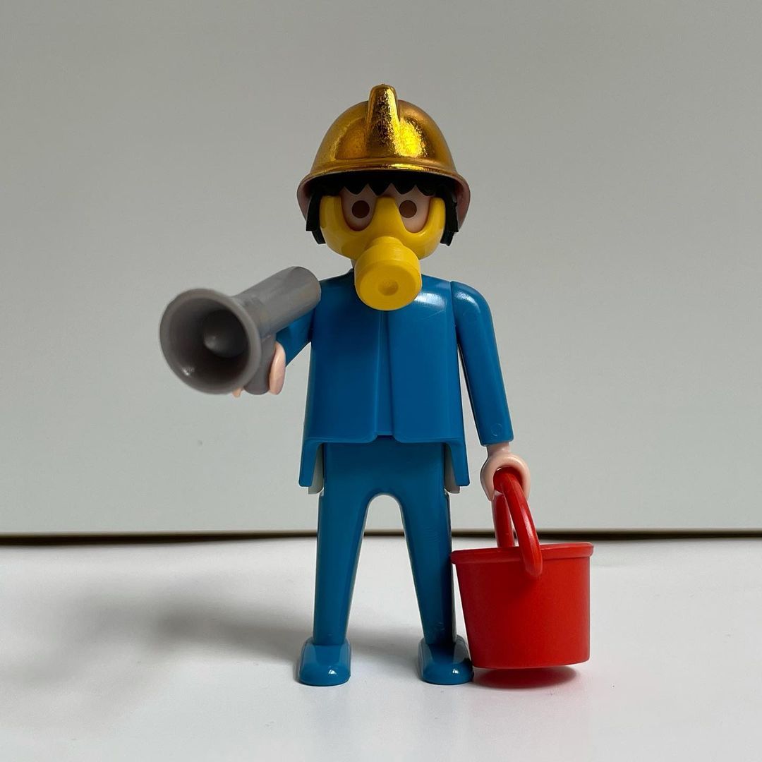 Playmobil Playmobil de las galletas Meiji: las figuras de regalo de Japón en los años 80 14 Bombero con casco dorado, máscara y megáfono