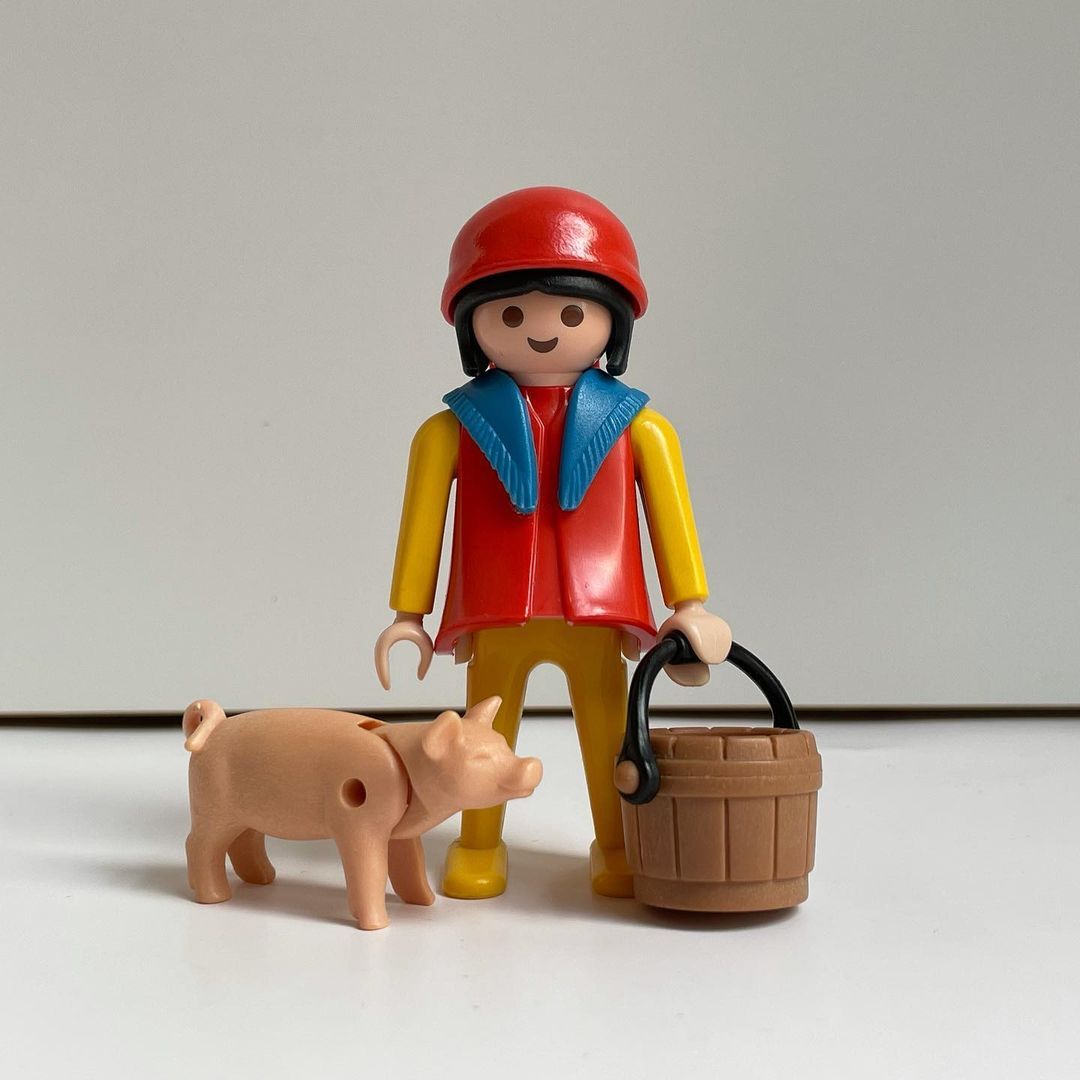 Playmobil Playmobil de las galletas Meiji: las figuras de regalo de Japón en los años 80 5 Granjera con cerdito y cubo (serie A, n.º 8)