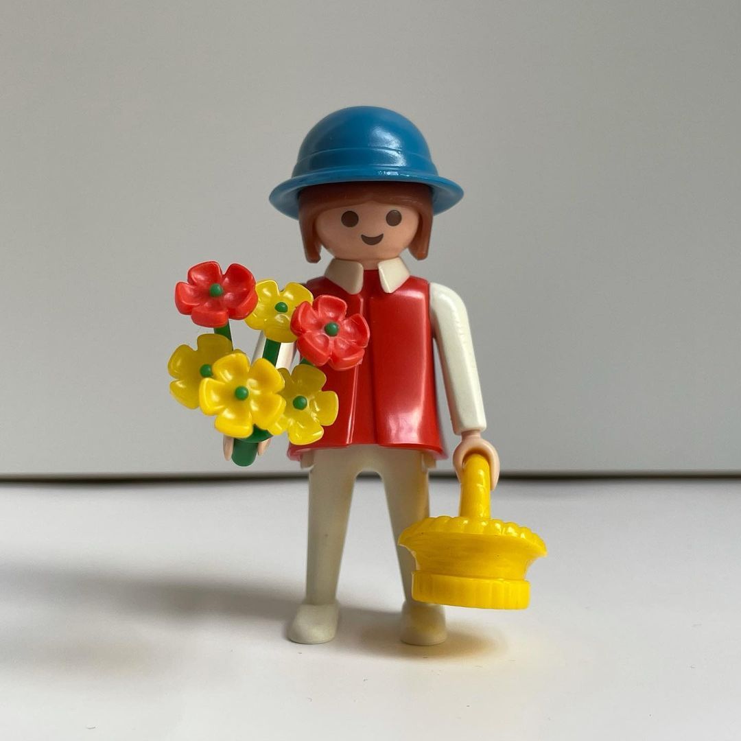 Playmobil Playmobil de las galletas Meiji: las figuras de regalo de Japón en los años 80 24 Mujer con ramo de flores y cesta