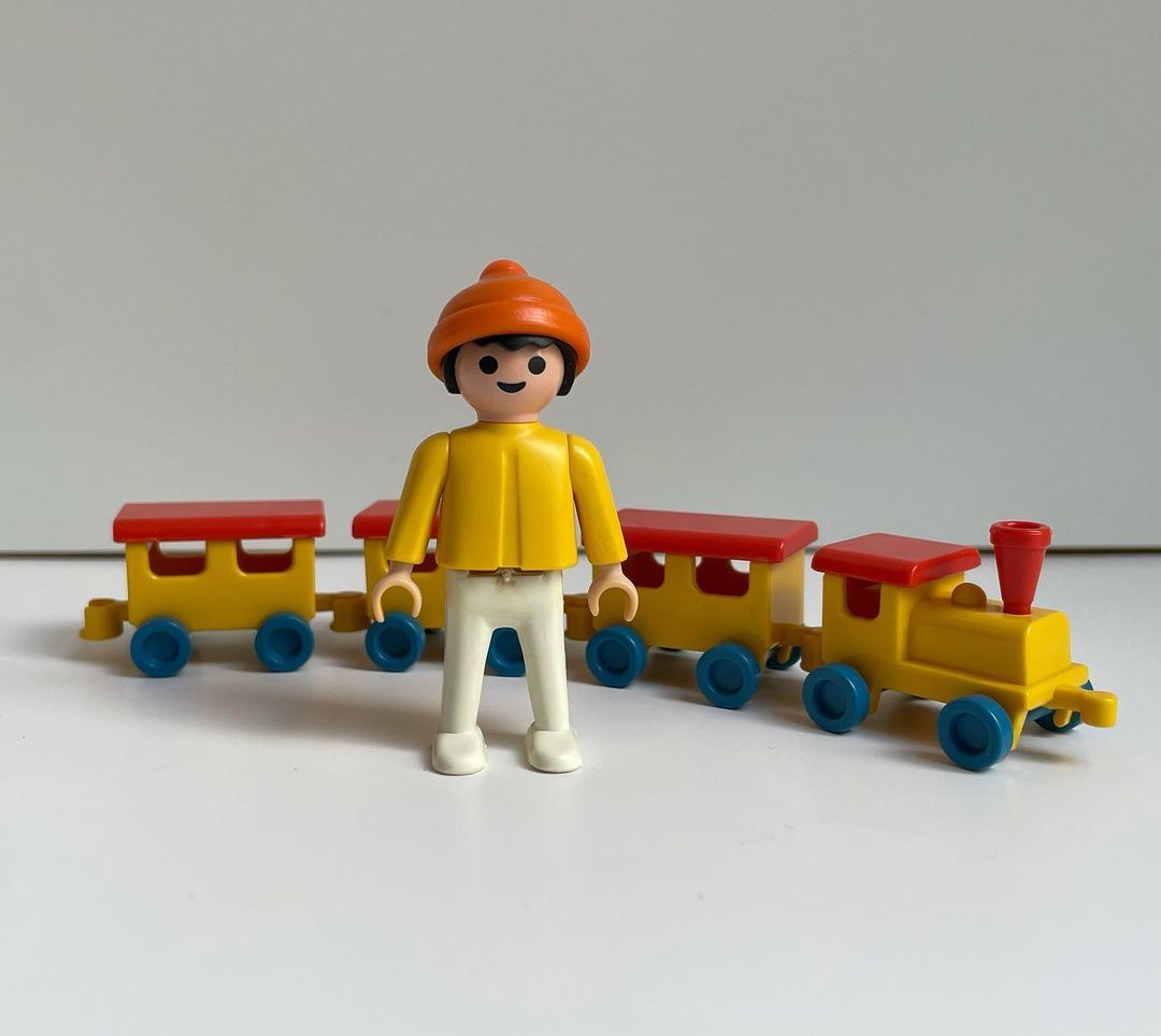 Playmobil Playmobil de las galletas Meiji: las figuras de regalo de Japón en los años 80 21 Niño con tren de juguete